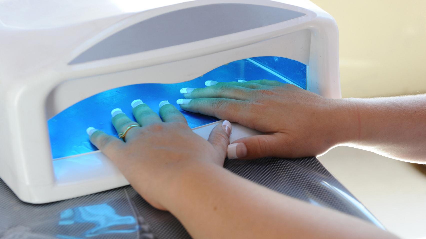 cartucho Pisoteando Pórtico Los secadores para la manicura pueden dañar el ADN y generar muerte  celular, según un estudio