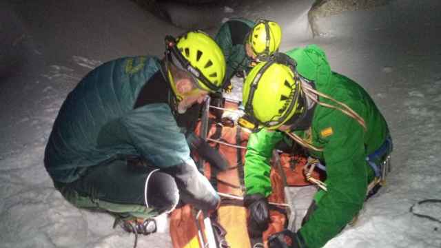El equipo de rescate en el Pico Almanzor