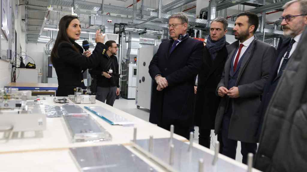 Visita de la delegación valenciana a las instalaciones de Volkswagen. EE