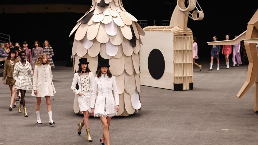 Un momento del desfile de Chanel Alta Costura Primavera-Verano 2023.