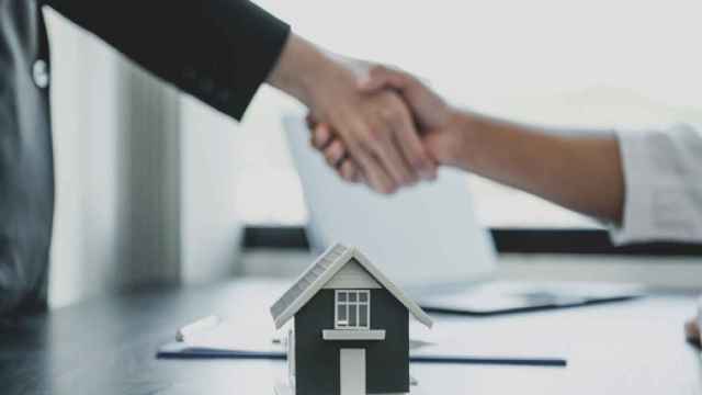 Acuerdo para firmar una hipoteca. Foto: Kutxabank.