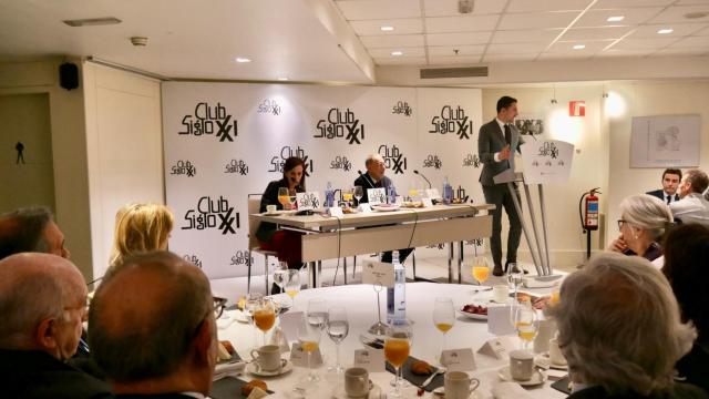 Juan Lobato este martes durante el desayuno informativo del Club Siglo XXI.