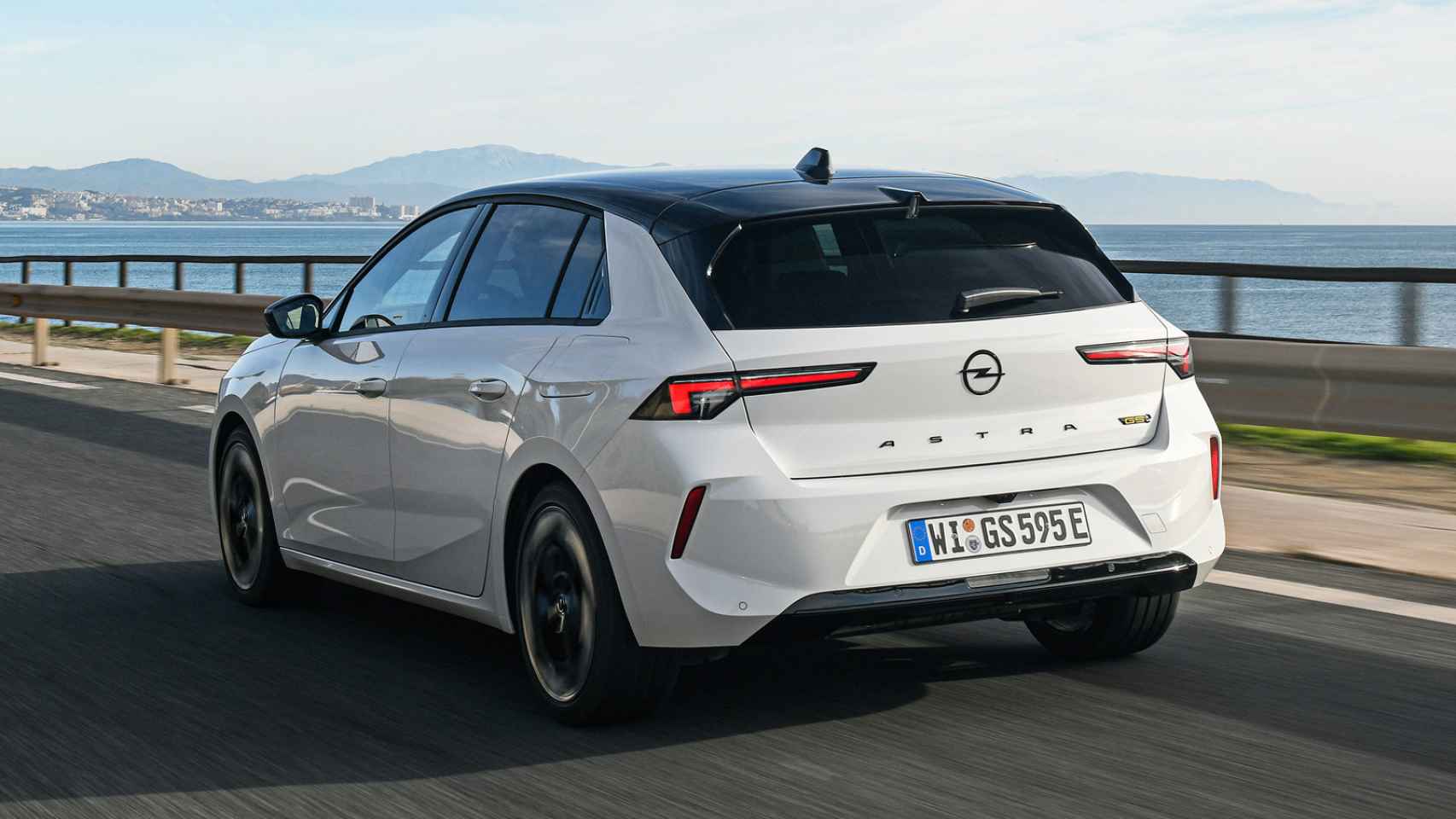 Opel Astra GSE: el coche híbrido enchufable que combina deportividad y eficiencia