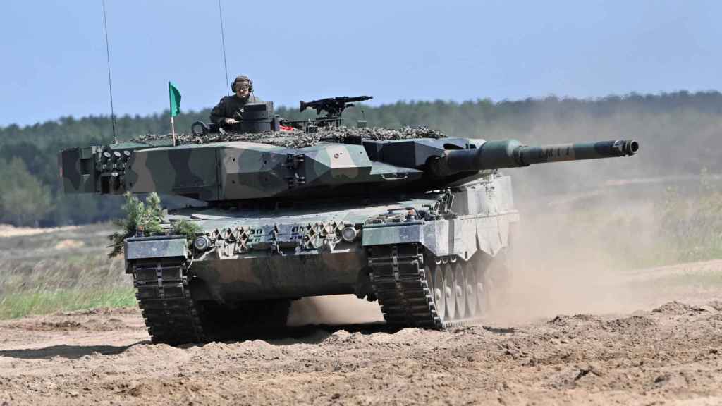 Un tanque Leopard 2PL polaco de maniobras.