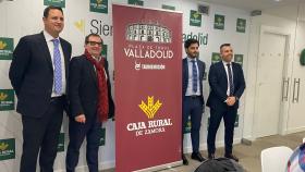 El director general de Tauroemoción, Alberto García, el director de comunicación de Caja Rural de Zamora, Narciso Prieto y el director de la organización de Tauroemoción, Nacho de la Viuda