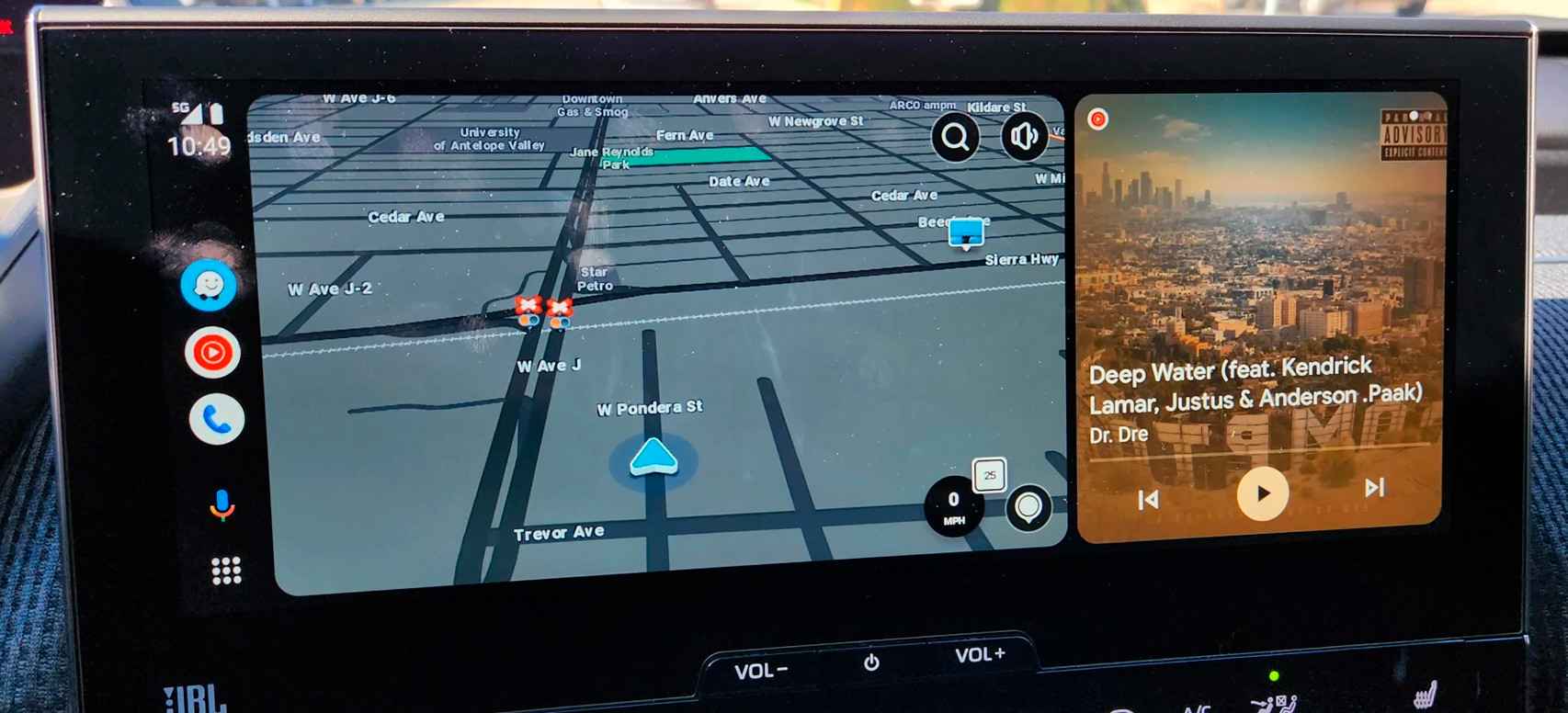 Waze with Android Auto Coolwalk support