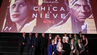 Málaga se viste de gala para el preestreno de 'La chica de nieve', que tiene todo para arrasar en Netflix