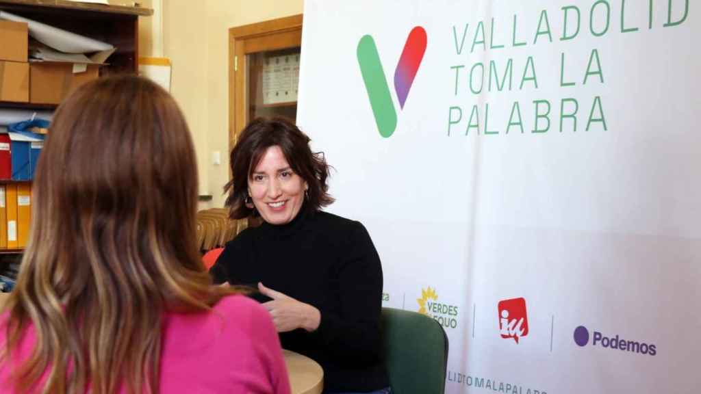 La concejala María Sánchez, en su despacho del ayuntamiento durante la entrevista.