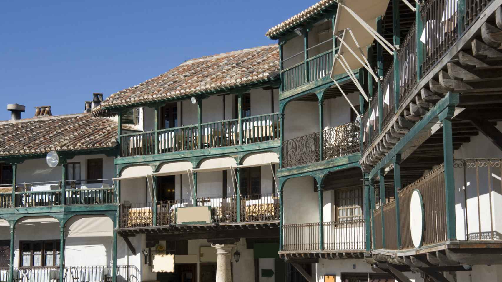 Chinchon-Balcón de casas, detalle de Plaza Mayor, España