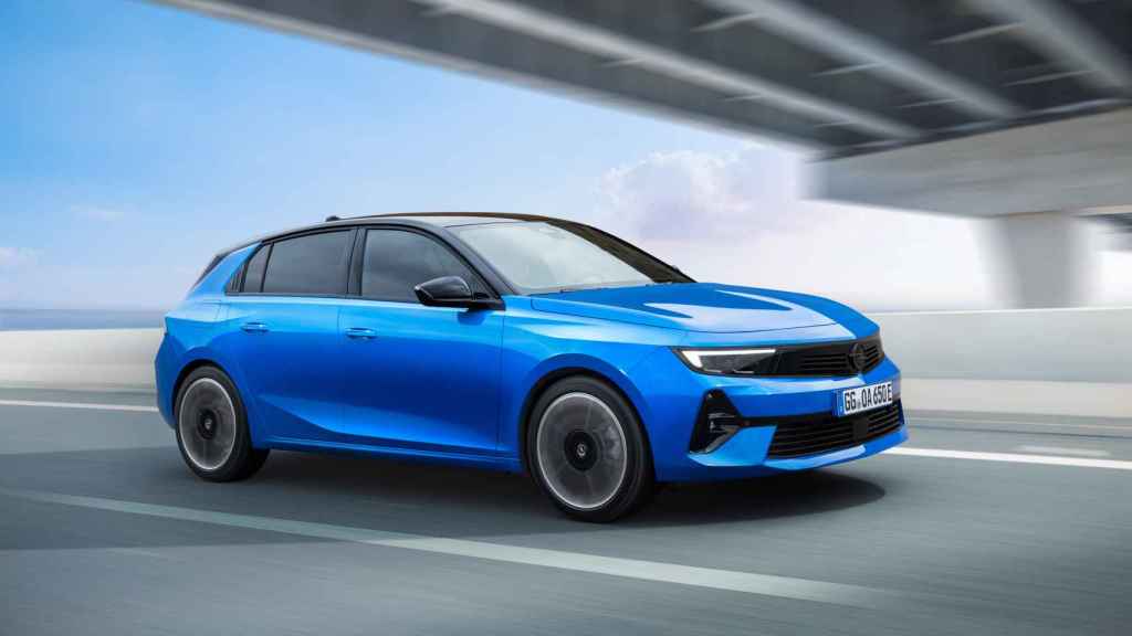Opel inciará este año la venta del Astra eléctrico.