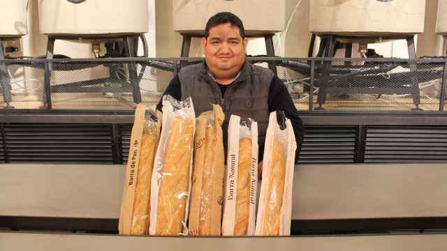 Las cinco barras de pan probadas por el maestro panadero John Torres.