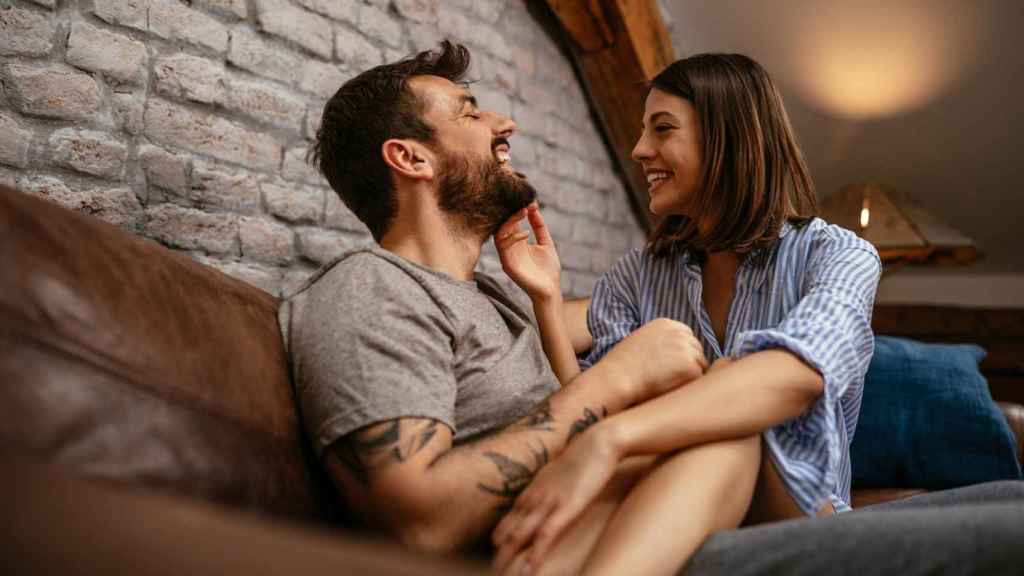 Cómo acabar con la monotonía con 3 ideas para sorprender a tu pareja (sin  salir de casa)
