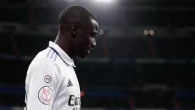 Ferland Mendy se retira lesionado contra el Atlético de Madrid