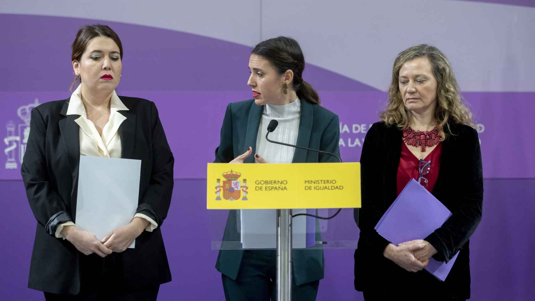 La secretaria de Estado de Igualdad, Ángela Rodríguez, la ministra de Igualdad, Irene Montero, la delegada del Gobierno contra la Violencia de Género, Victoria Rosell.