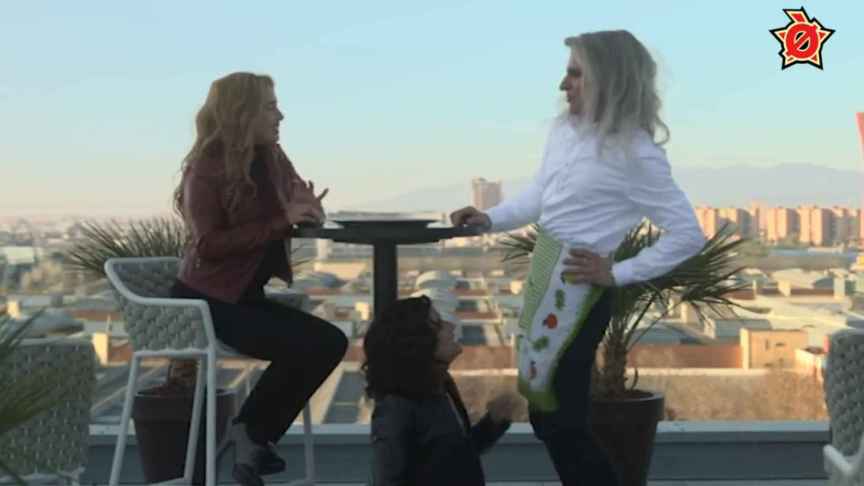 Captura de la parodia de TV3 sobre el video de Mario Vaquerizo.