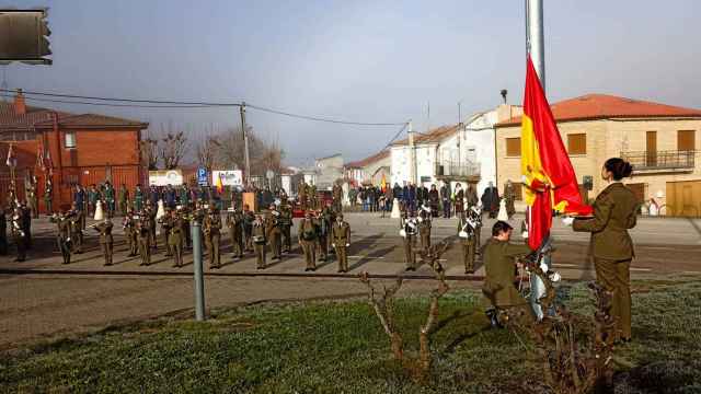 Homenaje de Villarino a la Bandera de España y al Ejército