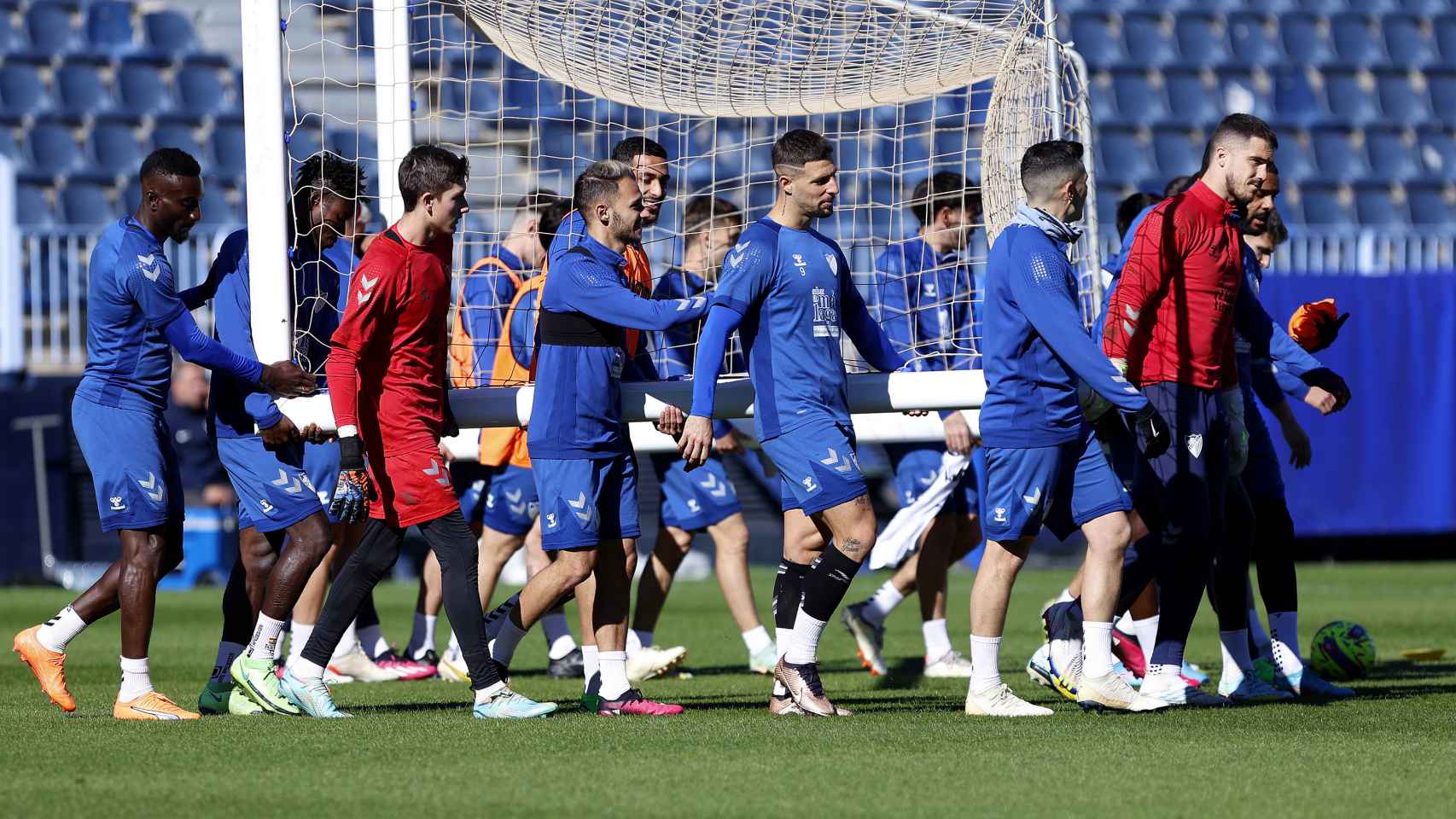 Los jugadores del Málaga CF durante un entrenamiento.