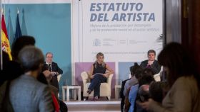 Miquel Iceta, Yolanda Díaz y José Luis Escrivá en una mesa sobre el Estatuto del Artista. Foto: Alberto Ortega (Europa Press)