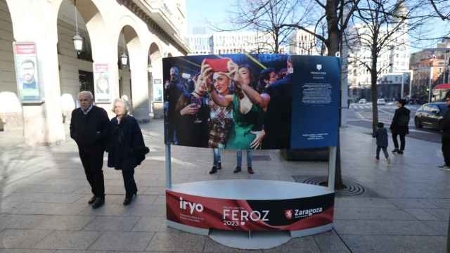 El Paseo Independencia de Zaragoza engalanada con los carteles de los Premios Feroz.