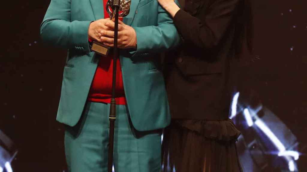 Pedro Almodóvar recoge emocionado el Premio Feroz de Honor 2023 en la gala del pasado sábado en Toledo.