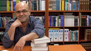 Muere el escritor Alexis Ravelo, autor destacado de novela negra, a los 51 años