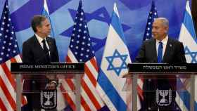 El Secretario de Estado de EE. UU., Antony Blinken, y el Primer Ministro israelí, Benjamin Netanyahu , hacen declaraciones a los medios de comunicación después de su reunión en la Oficina del Primer Ministro en Jerusalén.
