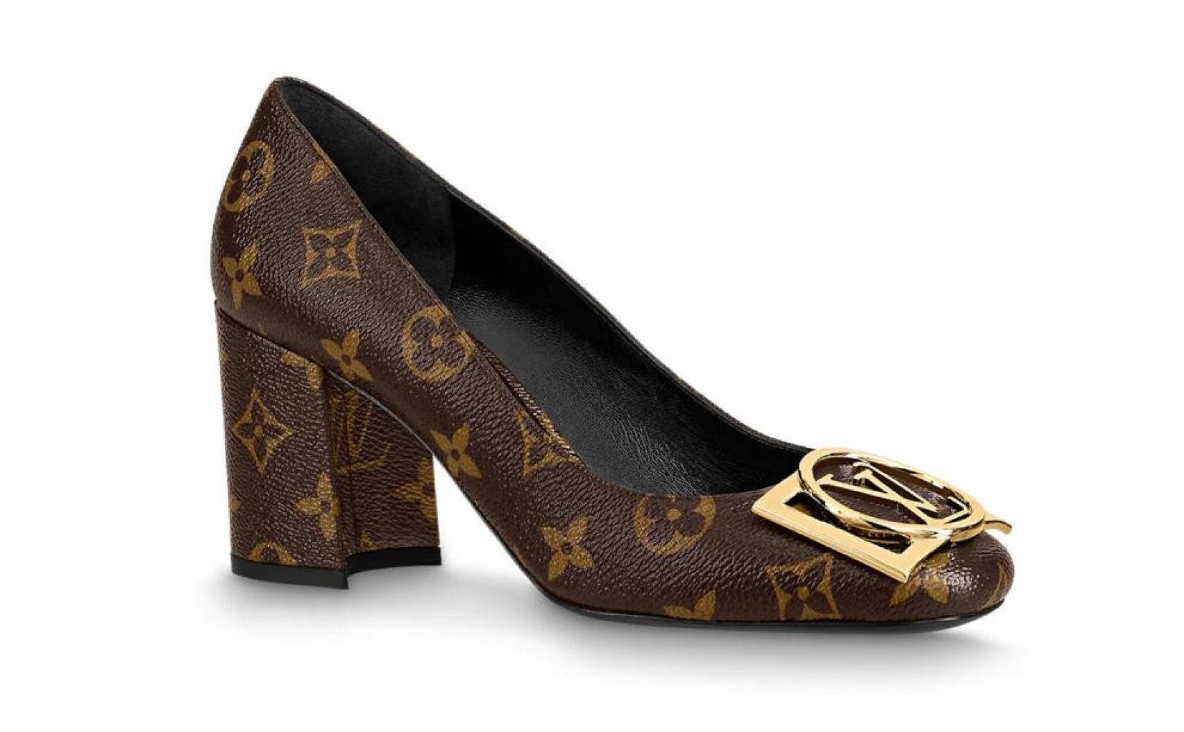 engañar Viento compensación Los zapatos con logo en el punto de mira son de Louis Vuitton