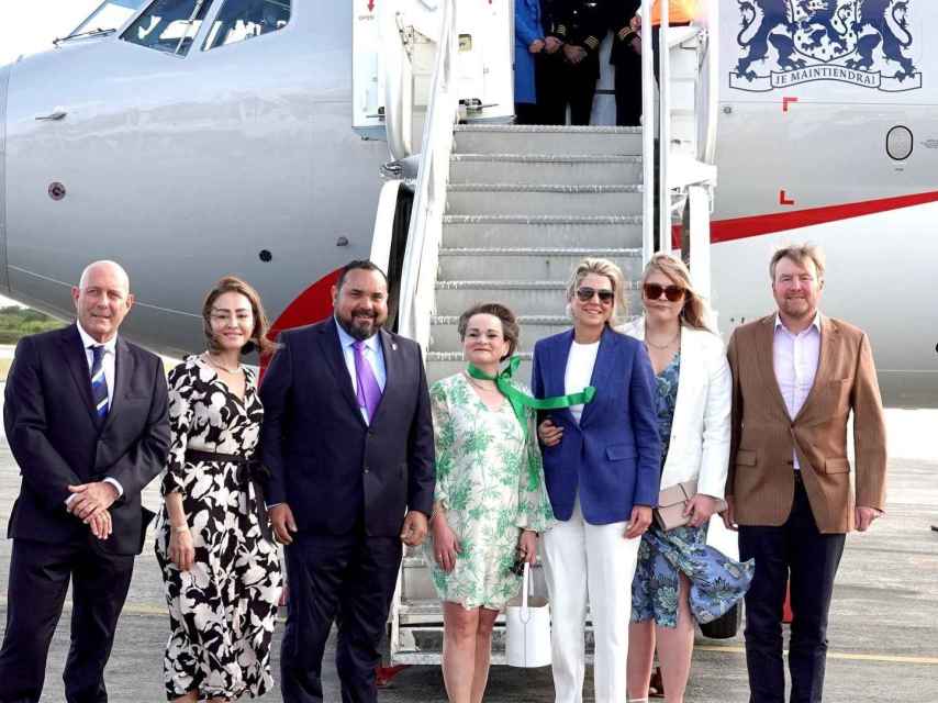 La Reina a su llegada a Bonaire.