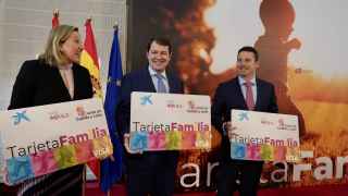 Llega el bono por nacimiento a Castilla y León: hasta 2.500 euros por hijo pero a gastar con una tarjeta prepago