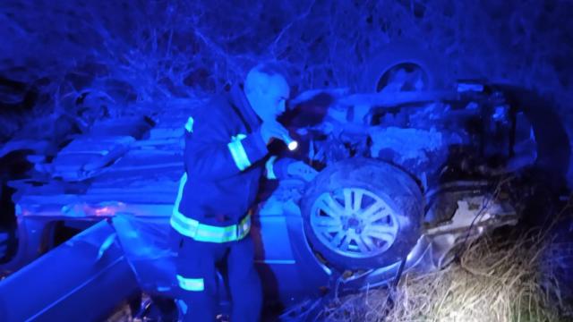 Trabajos de excarcelación de los Bomberos de la Diputación de Zamora tras el accidente