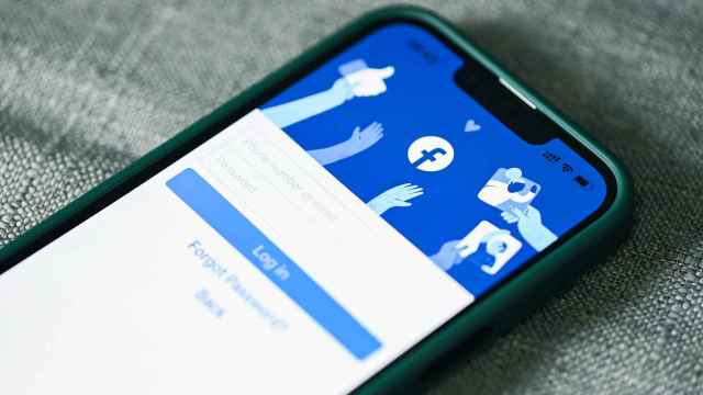 Facebook es acusado de realizar prácticas abusivas con los teléfonos