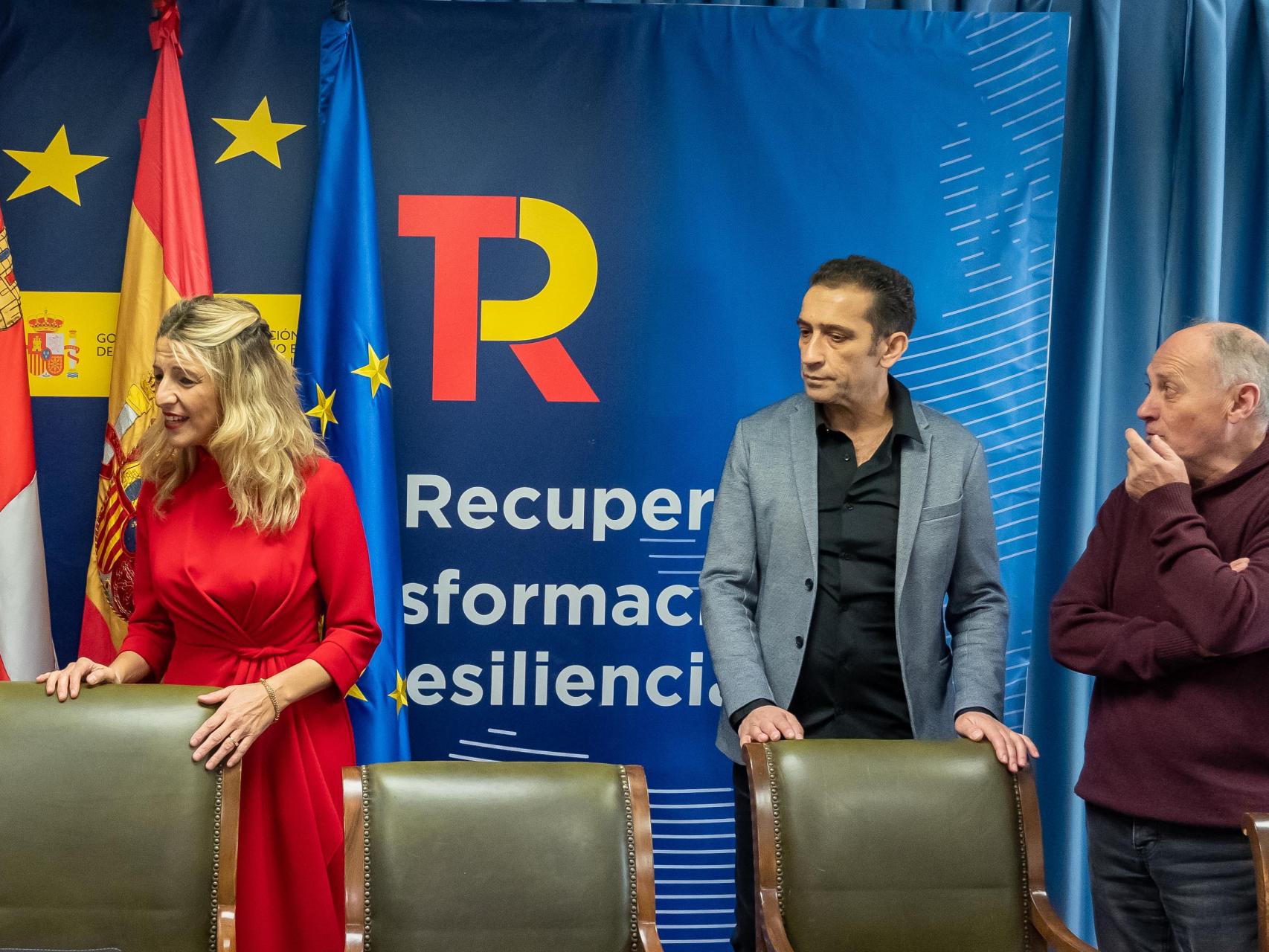 La vicepresidenta del Gobierno, Yolanda Díaz, durante su reunión con los líderes de CCOO y UGT en Castilla y León, Vicente Andrés y Faustino Temprano, este miércoles en Valladolid.