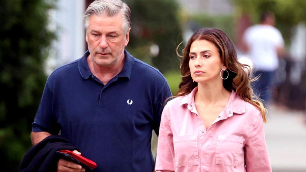 Alec e Hilaria Baldwin en un paseo por Nueva York en el verano de 2021.