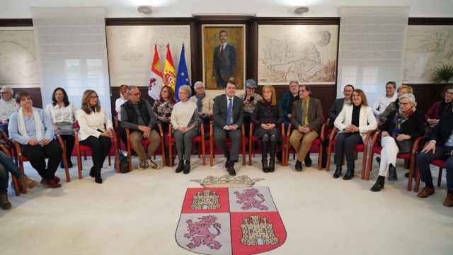 El presidente de la Junta de Castilla y León, reunido con los profesores honoríficos.