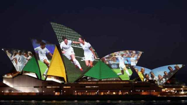 La Ópera de Sídney, iluminada para celebrar que Australia y Nueva Zelanda son los anfitriones del Mundial femenino 2023