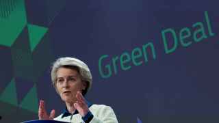Bruselas relaja las reglas para dar fondos Next Generation a la industria verde
