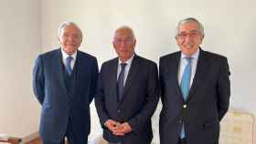 De izquierda a derecha: Isidro Fainé, presidente de la Fundación “la Caixa”; António Costa, primer ministro de Portugal; y Artur Santos Silva, patrono de la Fundación y presidente honorario de BPI.