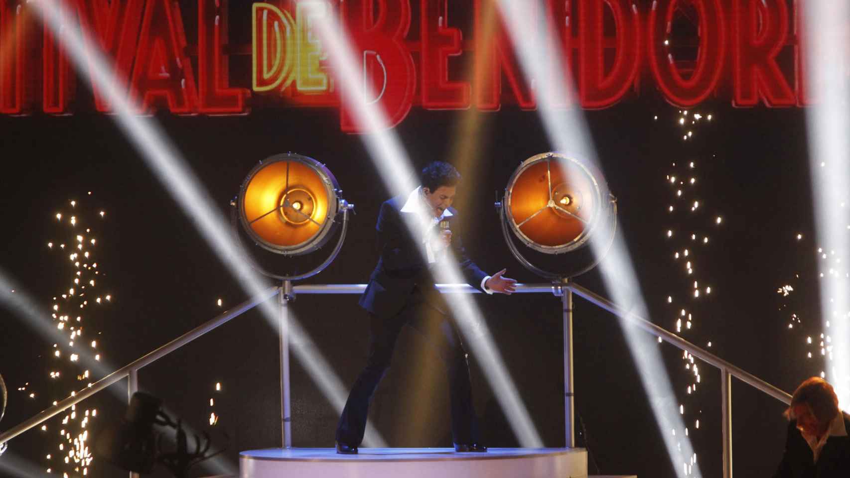 El cantante Alfred durante su actuación en la segunda semifinal del Benidorm Fest 2023.