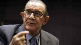 Juan Velarde, economista y Premio Príncipe de Asturias, muere a los 95 años
