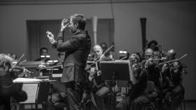 Josep Vicent dirigiendo el ADDA Simfònica en un anterior concierto.