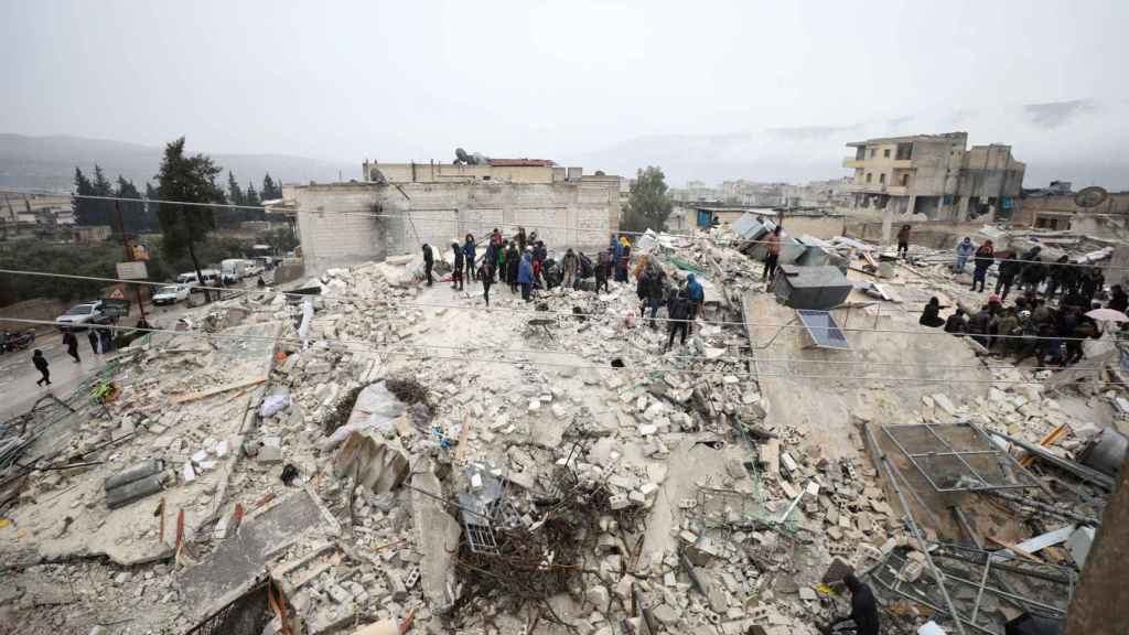 Edificio derribado por el terremoto en Siria
