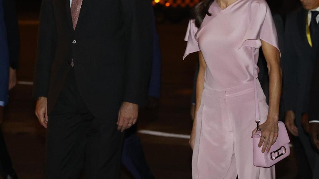 El bolso de Carolina Herrera que ha lucido la monarca.
