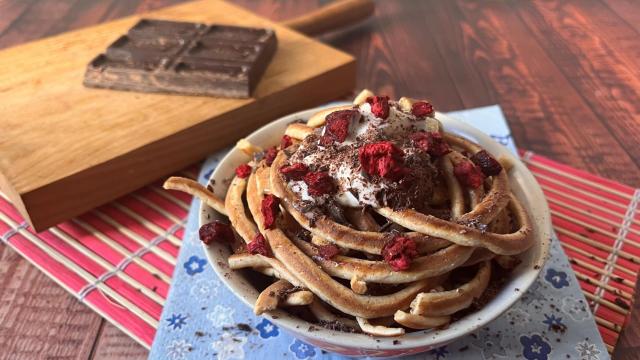 Spaghetti pancakes de avena, la versión saludable de la receta que arrasa en las redes sociales