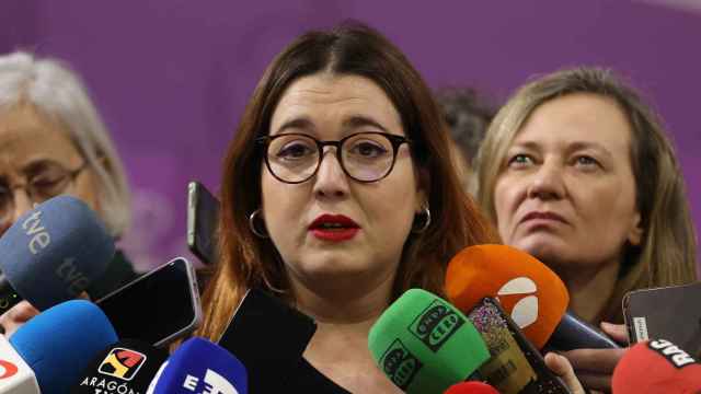 La secretaria de Estado de Igualdad, Ángela Rodríguez, y la delegada del Gobierno contra la Violencia de Género, Victoria Rosell, este lunes.