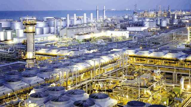 Refinería de Saudi Aramco, la mayor petrolera del mundo por capitalización bursátil.