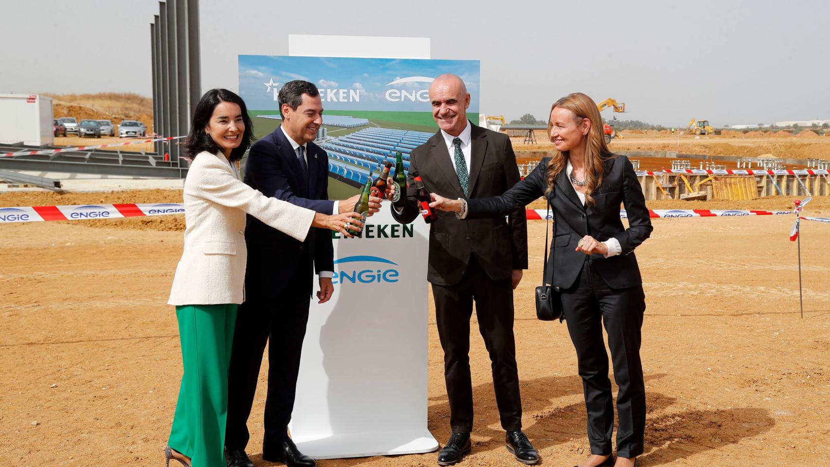 Imagen de la visita institucional a las obras en la factoría de Sevilla.