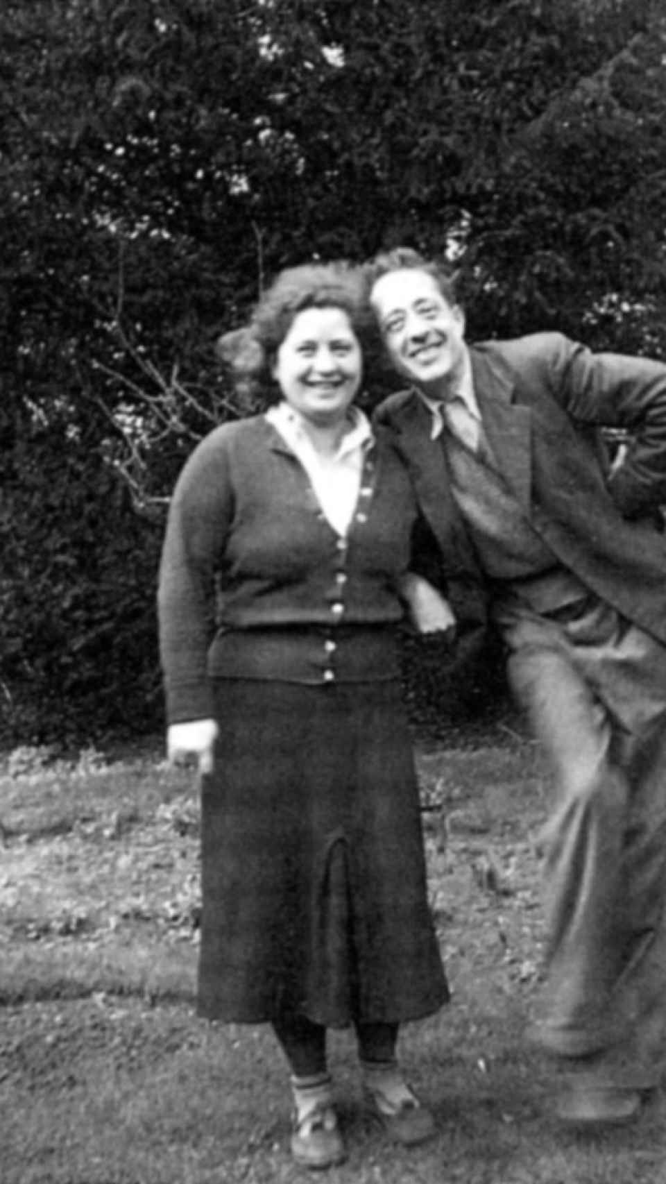 Ilse Kulcsar y Arturo Barea en Inglaterra. Foto: Uli Rushby-Smith