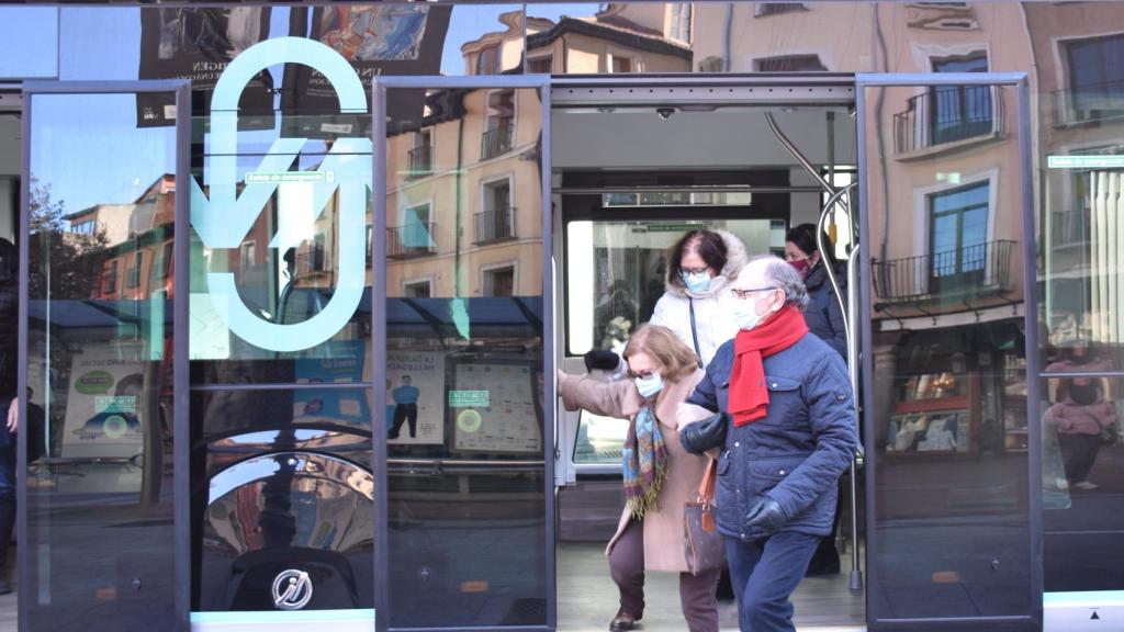 Primer día sin mascarilla obligatoria en el transporte público