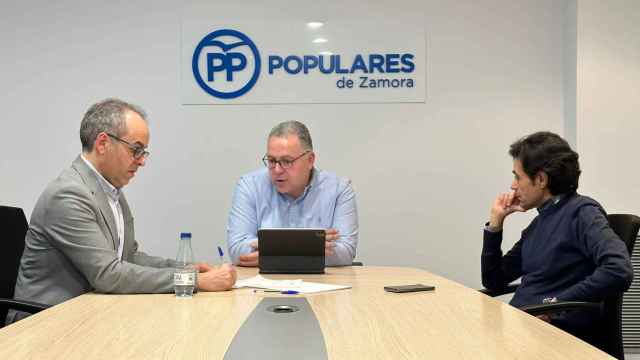 El candidato del PP en Zamora, Jesús María Prada, en su reunión de este miércoles.