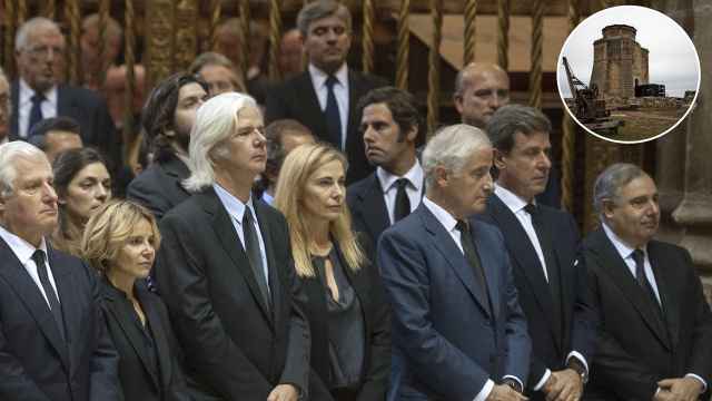 Los seis hijos de la duquesa de Alba durante su funeral